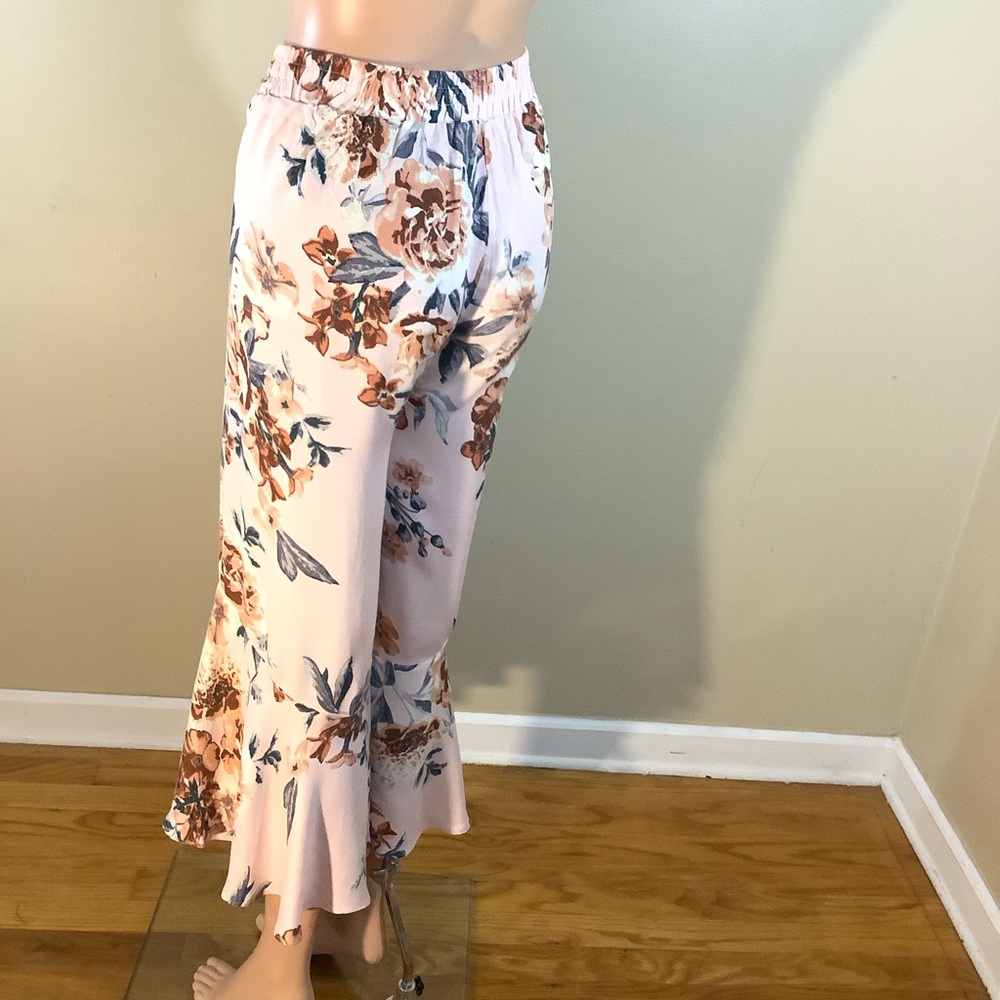 Ruffled Wide-Leg Pants - Picture 4 of 11